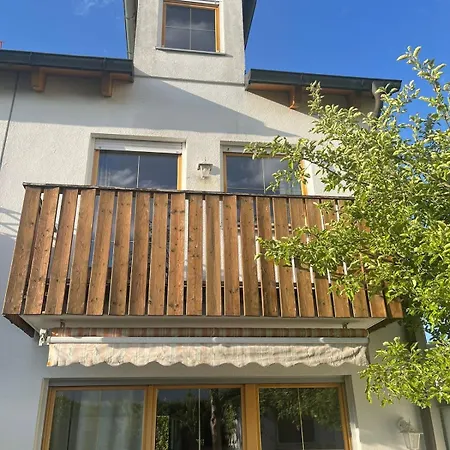 度假居 Grosses Haus Bei Muenchen Mit 4 Schlafzimmern Fuer Bis Zu 10 Personen 高庭